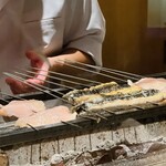温石 - 鰻の炭火焼きです