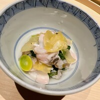 温石 - 蛤と空心菜の炊き合わせ。栗の素揚げチップが全体をまとめます