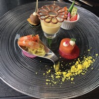 DINING & BAR TABLE 9 TOKYO - 