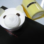 ルウブル パン工房 - 純生ロール800円、白クマのレアチーズケーキ300円