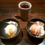 焼肉×もつ鍋 二子玉川 蔵月 - バニラアイス/マンゴー（左）・黒蜜きなこ（右）