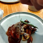 コムトゥヴ - シェフさんがトリュフを削って下さいます♫♪(๑ᴖ◡ᴖ๑)♫