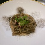 クイントカント - タコとほうじ茶のタリアテッレ