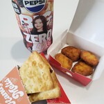 ピザハット - 料理写真:クリスピーサンド(照りマヨチキン) 430円　　　　　　　　チキンナゲット 360円　　ペプシ(600mL) 190円