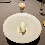 茶禅華 - アイスクリーム 桃とタピオカのソース