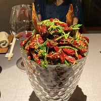 茶禅華 - 燕豆鳮翅 枝豆入り手羽餃子の唐辛子炒め