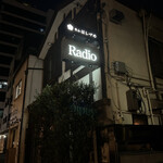 Radio - R6.9  店舗前