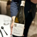 Restaurant KEI - ジャン・マルク・ボワイヨのヴォルネイ1er.  カレル・スー・ラ・シャペル。
      ボルドーグラスでサーヴされるのが分かる、骨太なピノ。
      出汁のような旨味があるので、ロブスターの椎茸にも、もちろん鳩にも♪