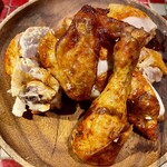 七輪焼鳥バル FUNKY JUNK FULL CHICKEN - ど定番のフリフリチキン半身