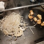 もりた屋 - 定番のホルモン焼き