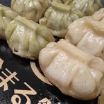 金まる餃子 - しそまる餃子、金まる餃子