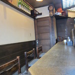 まぜそばの呉空 - カウンター席