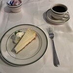 Wolfgang's Steakhouse by Wolfgang Zwiener - チーズケーキ、コーヒー