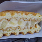 茶房こもん - リンゴのワッフル