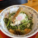 尾道純情 中華そば らがら -  鳴門わかめ麺の冷やしぶっかけ(880円)