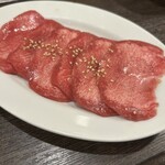 大衆焼肉 大山 - 上牛タン　980円