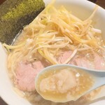 いかれたヌードル フィッシュトンズ - 背脂