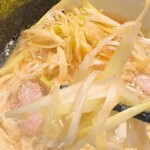 いかれたヌードル フィッシュトンズ - ネギ