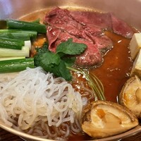 はり重 道頓堀本店 - 最初だけお店の方が作ってくれます