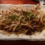 炭火串焼ぶたいちろう - 豚もやし：390円+税