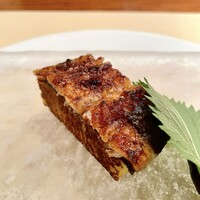 スリオラ - ③国産牛テールの"ビキニ"とうなぎの炭火焼き