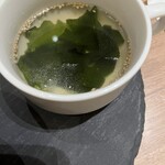 スリーピッグ - セットのワカメスープ