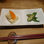 お通し2種盛り（高野豆腐とおくら） 