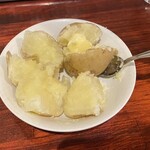 欧風カレー ボンディ - ジャガイモ（味がないので塩、胡椒を掛けて食べました）