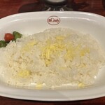 欧風カレー ボンディ - ライス普通盛り（デフォルト）　チーズ、かっぱ漬、梅干しがオン