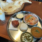 本場のインド料理 ラドウニ - 