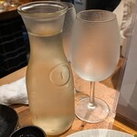 魚屋ひでぞう - 白ワインのデキャンタ大