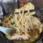 無鉄砲しゃばとん - 平打ち太ちぢれ麺