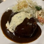 プクプク亭 - 付け合わせのマカロニサラダも美味しい