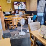 定食 1・2・3 - 店内