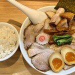 オランダ軒 - ・醤油チーシューメン(1500円)
                                ・味玉（120円）
                                ・小ライス（130円）