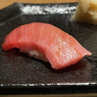 鮨 せいざん - [おまかせ握り 4400円] 6品目 中トロ
