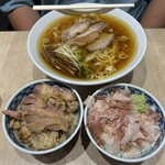 手打 親鶏中華そば 綾川 - 