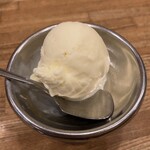 むろまち - アイスのデザート付き。