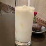 インド料理 想いの木 - ラッシー880円