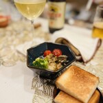 わんつか - 帆立と牡蠣のアヒージョ　うるち米のパン