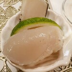 わんつか - 青森産帆立刺身と炙りで