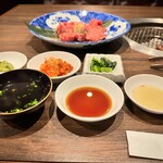 炭火焼肉 久 - 魔久コース タレとか漬物