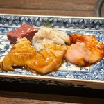 炭火焼肉 久 - 魔久コース ホルモン盛り合わせ