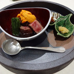 トゥ・ラ・ジョア - 2014.04 土佐赤牛の生雲丹添え。