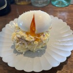 九時五時 - ポテトサラダ半熟卵のせ