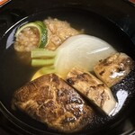 菊乃井 - 豊年椀は松茸、ぐじ、小蕪、三日月豆腐、松葉柚子はお出汁がしっかりしていて最高！