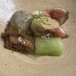 菊乃井 - 冷やし抱き合わせは小芋、青ずいき、無花果、蓮根、胡桃味噌、柚子は残暑に優しかったです！