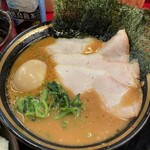 豚骨醤油ラーメン 王道家 柏店 - 
