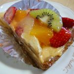 トゥレ ジュール - 【タルト フリュイ…350円】★2014/3