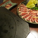 Morino Ohana - 森のおはなコース 4400円。アツアツになった溶岩プレート。油をひかずに鴨肉を焼きます